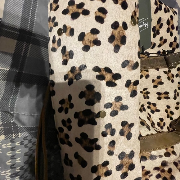 Myra mini duffel bag with tags - Picture 2 of 5